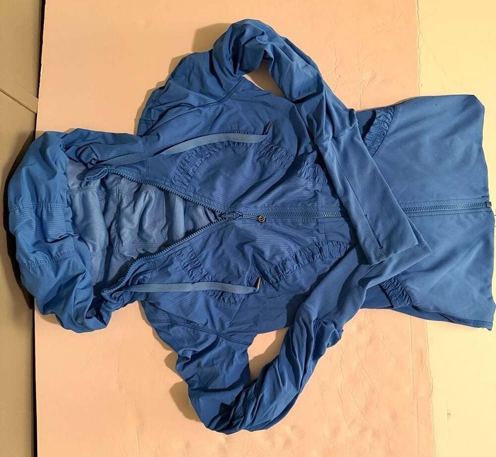 Lululemon Blue Ribbed Hooded Zip-Up Jacket with Thumbholes